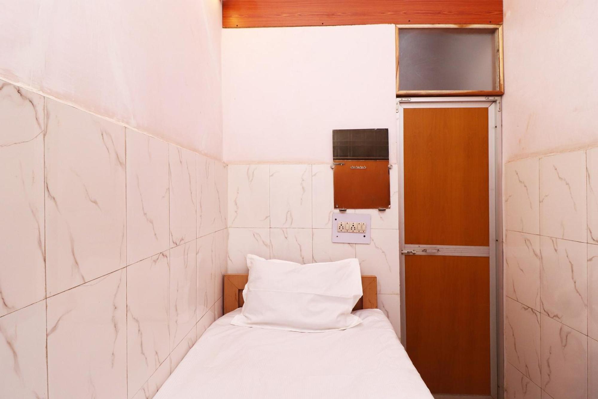 Hotel Kshama Jabalpur Luaran gambar
